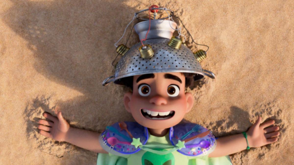 艾立歐在《地球特派員》展開星際冒險。（圖／迪士尼提供）