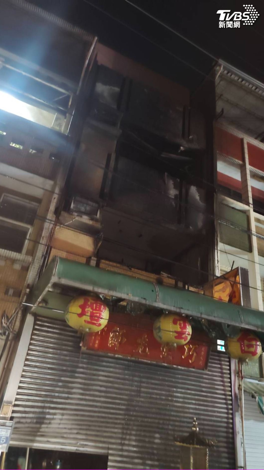 51歲楊姓屋主及時逃生。（圖／TVBS）