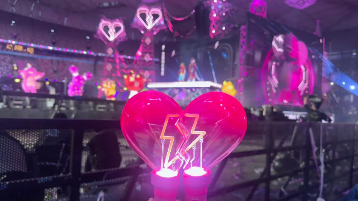 陳妍希更曬出演唱會的愛心手燈。（圖／翻攝自微博）