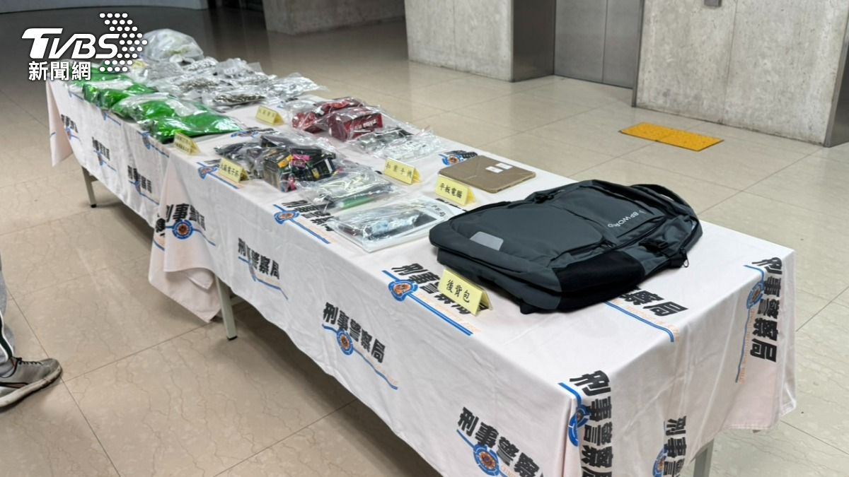 警方查獲市價逾千萬的大麻毒品。（圖／ＴＶＢＳ）