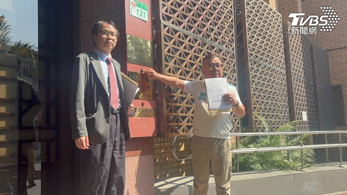 醫師羅浚晅、民進黨台北市議員劉耀仁。（圖／潘千詩攝）