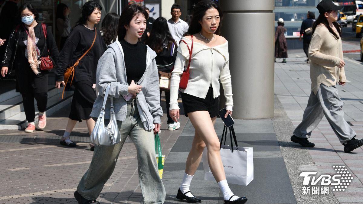 今天白天晴朗微熱。（圖／胡瑞麒攝）