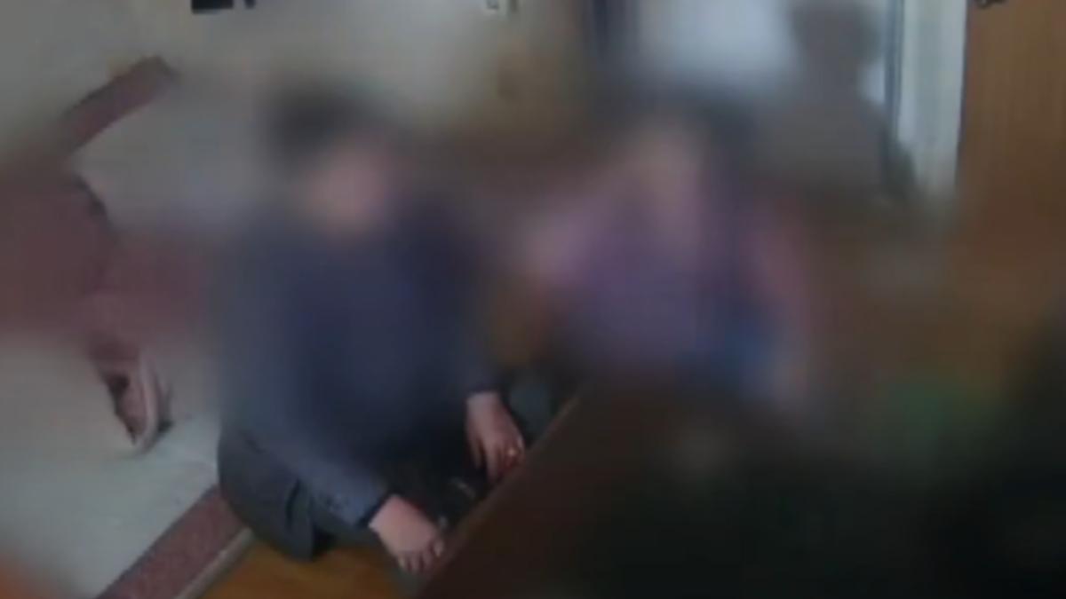 南韓一名村長性侵失智嬤，過程全被監視器錄下。（圖／翻攝自JTBC）