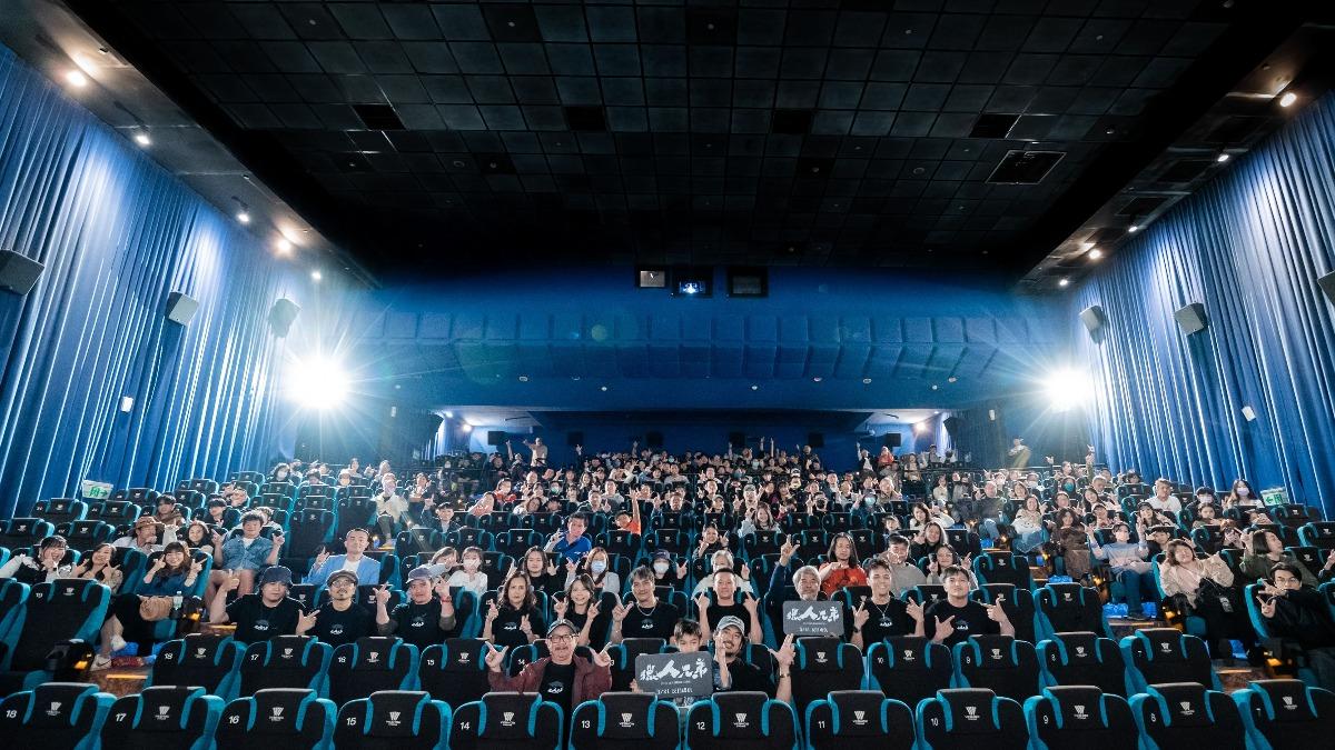 《獵人兄弟》劇組與演員們勤跑映後與影迷互動。（圖／牽猴子提供）