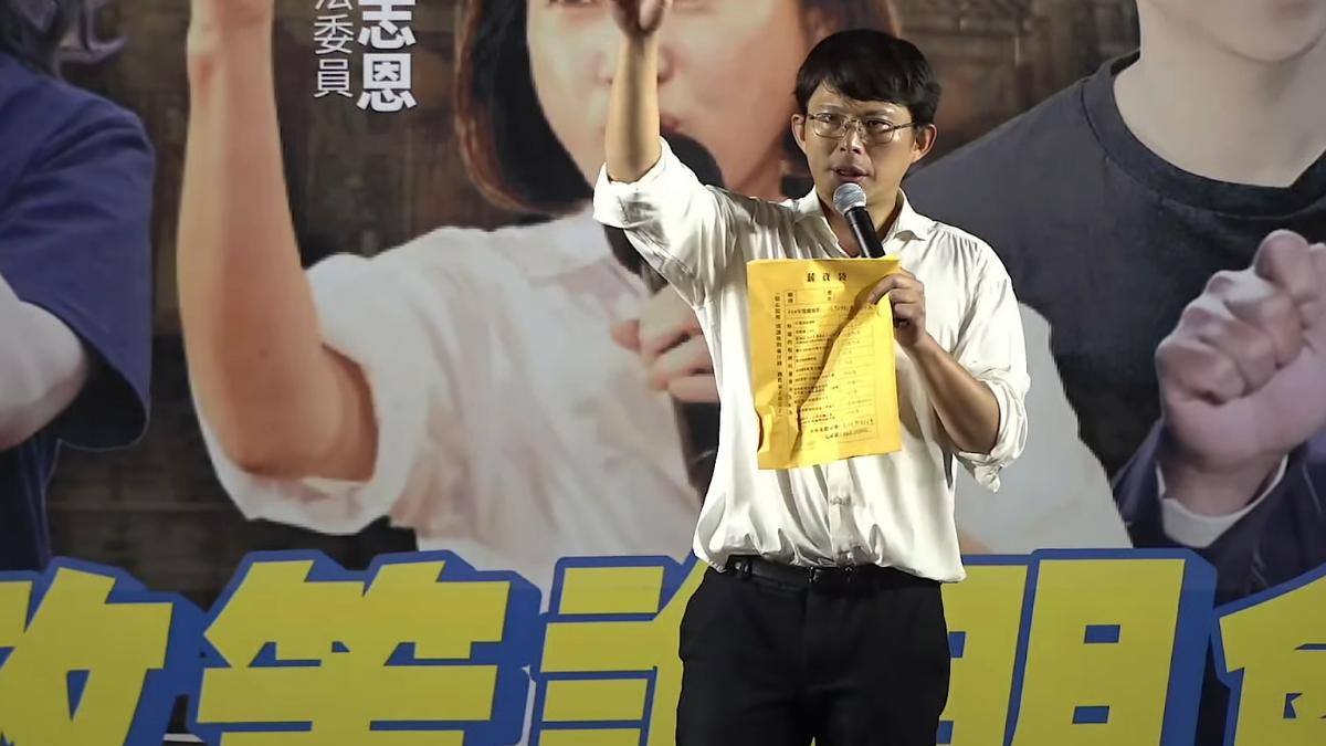 藍白合「高雄起義」　黃國昌站台發1物轟：民進黨還錢
