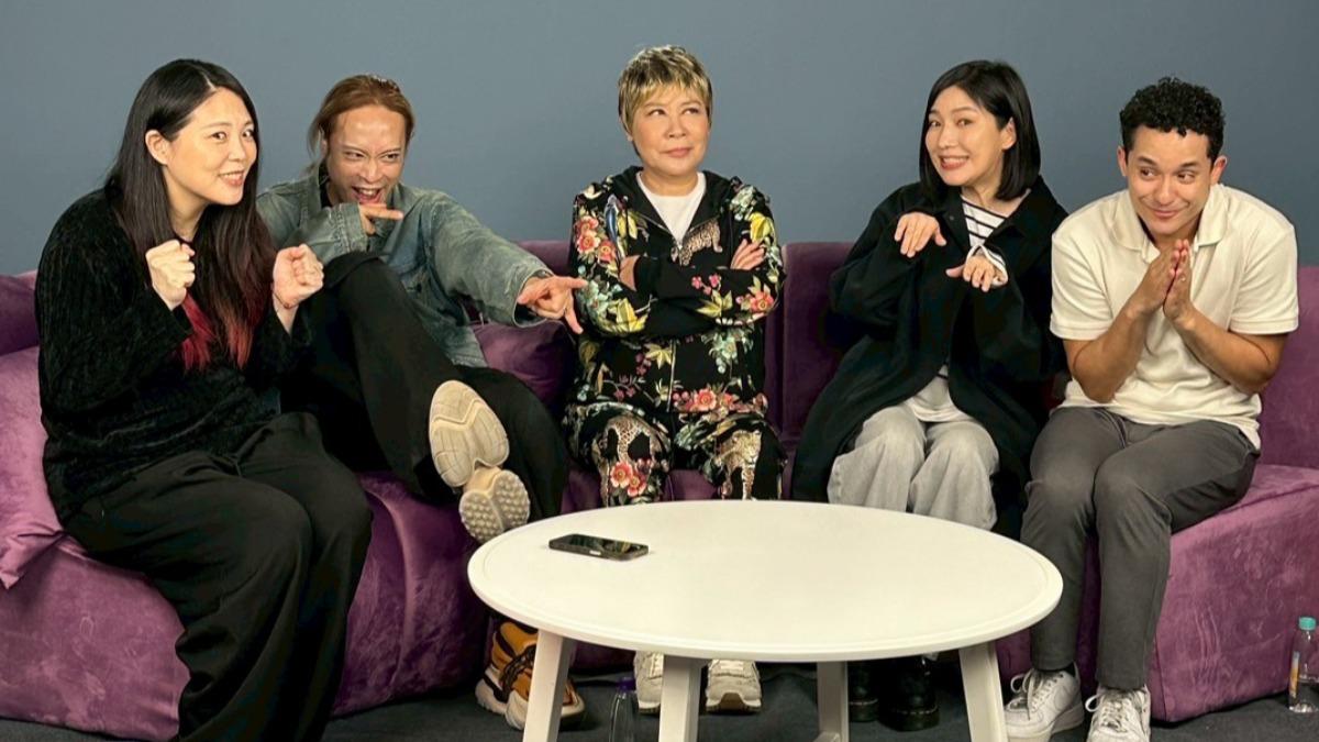 黃小琥（中）作客YouTube節目《驚奇玩起來 AmazingTalker Show》。（圖／大大娛樂提供）