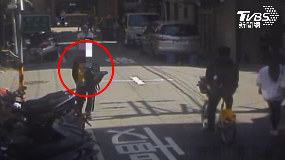 陳男偷走價值約3萬元的三太子神像。（圖／TVBS）