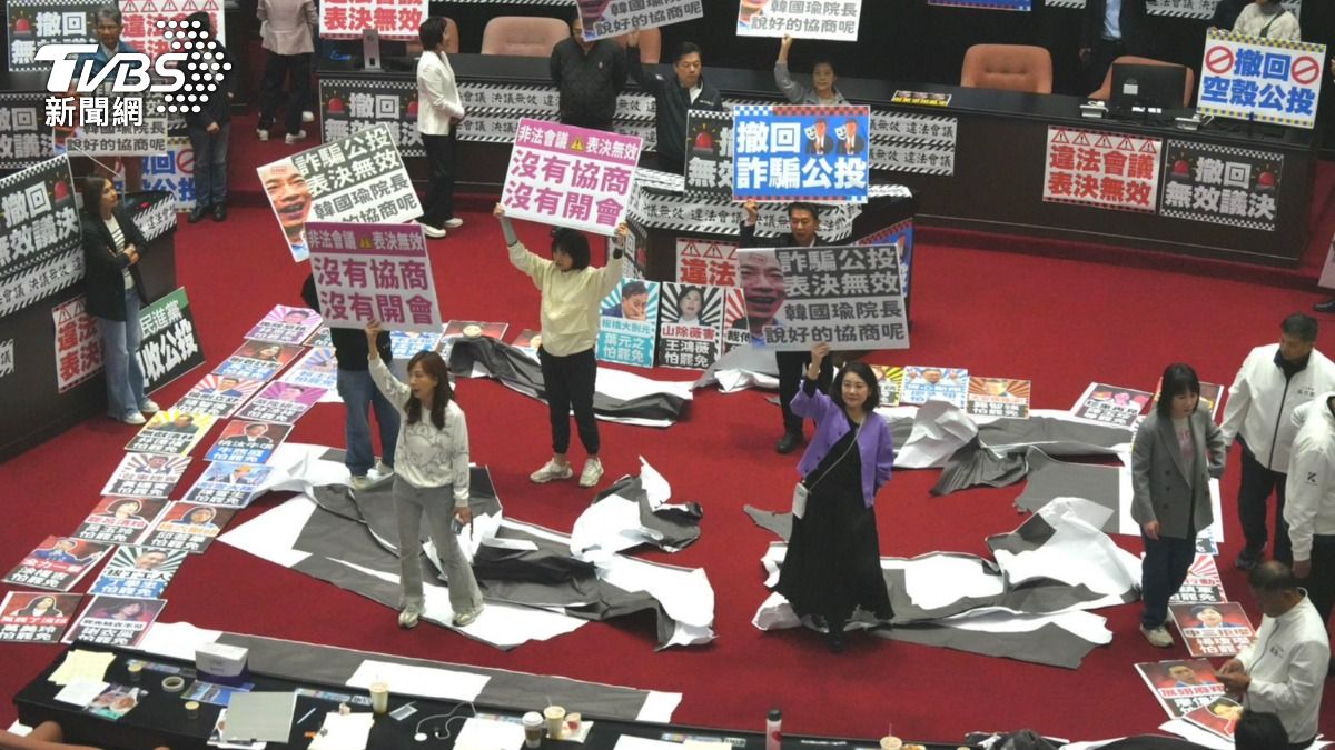 中選會28日證實，新增8件立委罷免案進入二階連署，據了解8人分別為台北市吳思瑤、吳沛憶；新北市蘇巧慧、張宏陸；台中市蔡其昌、何欣純；原住民綠委陳瑩、伍麗華等。（圖／華子琛攝）