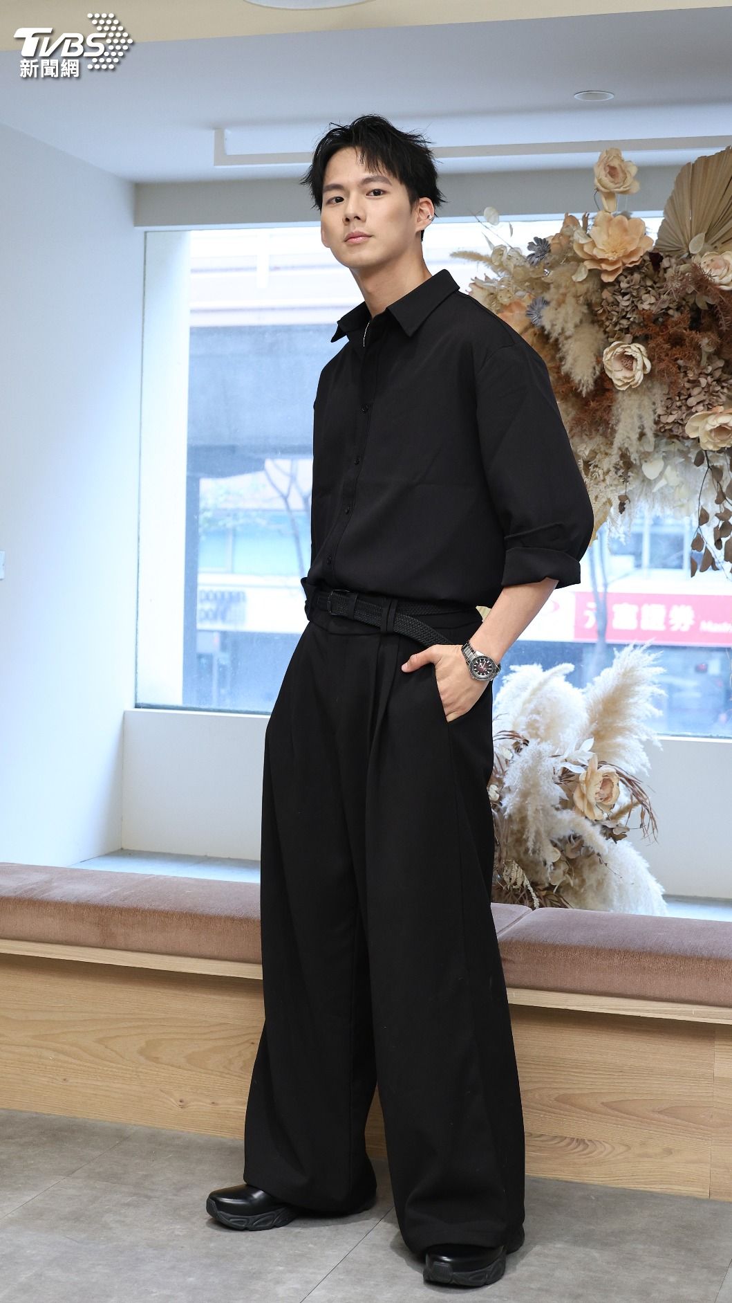 吳念軒在綠島誤撿人骨。（圖／張哲鳴攝）