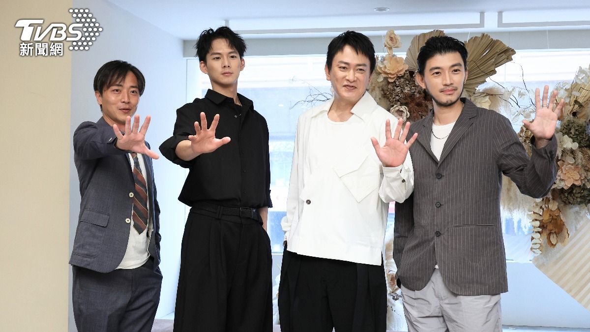 劉承恩（左起）、吳念軒、王識賢、曾少宗赴台南出外景。（圖／張哲鳴攝）