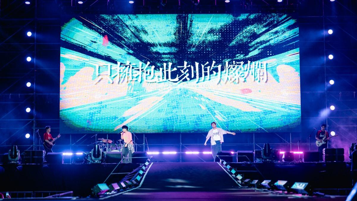 理想混蛋演唱〈愚者〉、〈離開的一路上〉等好歌。（圖／寬寬整合行銷提供）