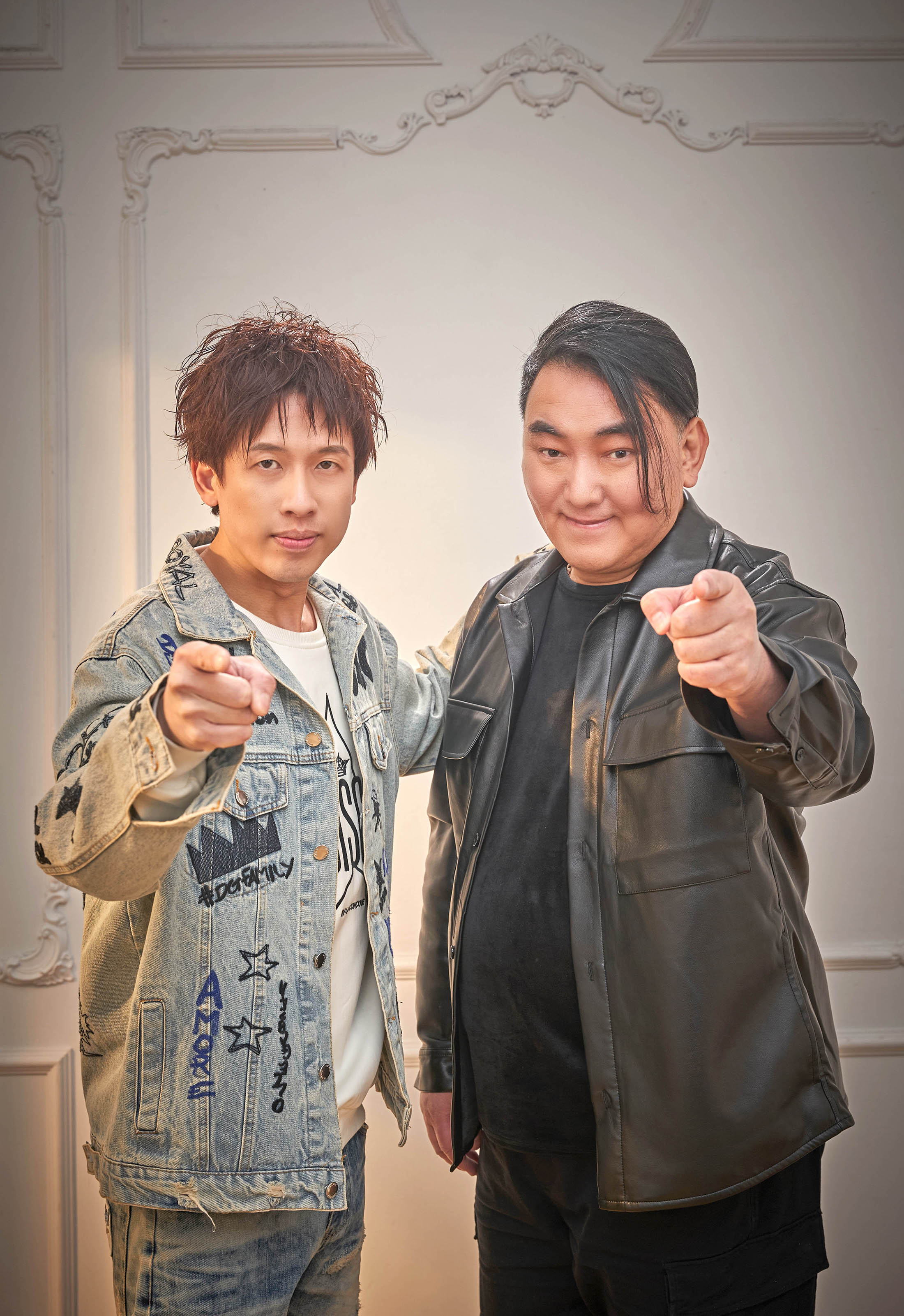 徐亨（右）和陳昶均相當有話聊，更收對方為徒。（圖／欣代唱片提供）