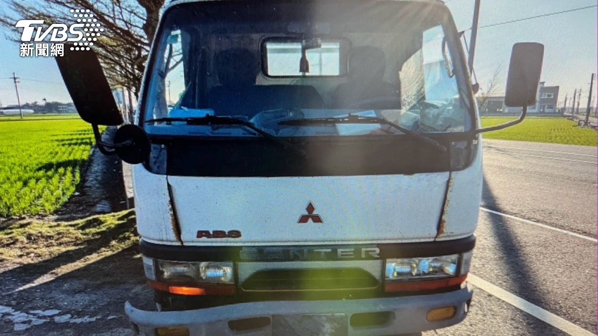 大貨車駕駛於轉彎時未依規定讓車。（圖／TVBS）