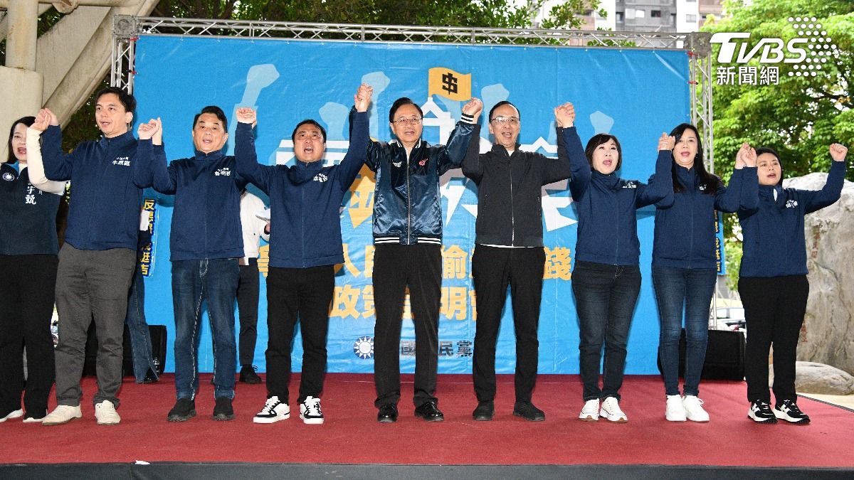 國民黨今日下午在桃園楊梅區舉行「反惡罷．護民主」還錢於民政策說明會。（圖／胡瑞麒攝）