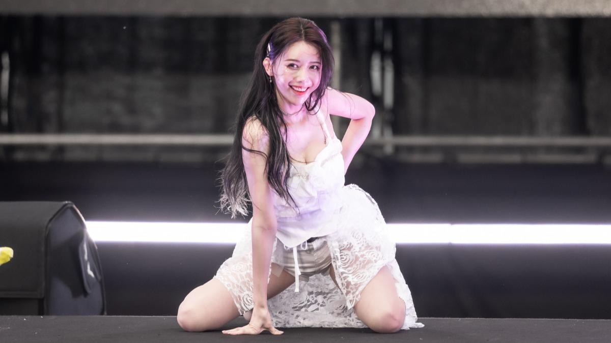 李雅英帶來精采舞蹈演出，讓粉絲瘋狂拿手機、相機狂拍。（圖／寬寬整合行銷提供）