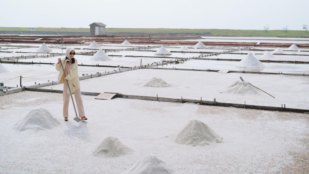 田馥甄小巡演首站前進台南井仔腳瓦盤鹽田。（圖／何樂音樂提供）
