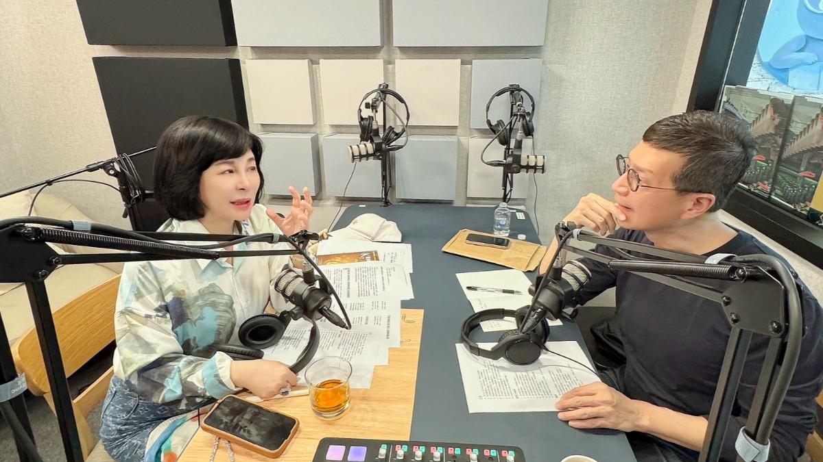 吳若權變身「團購文青作家」,美食開團業績破百萬。(圖/凱洛廣告提供)