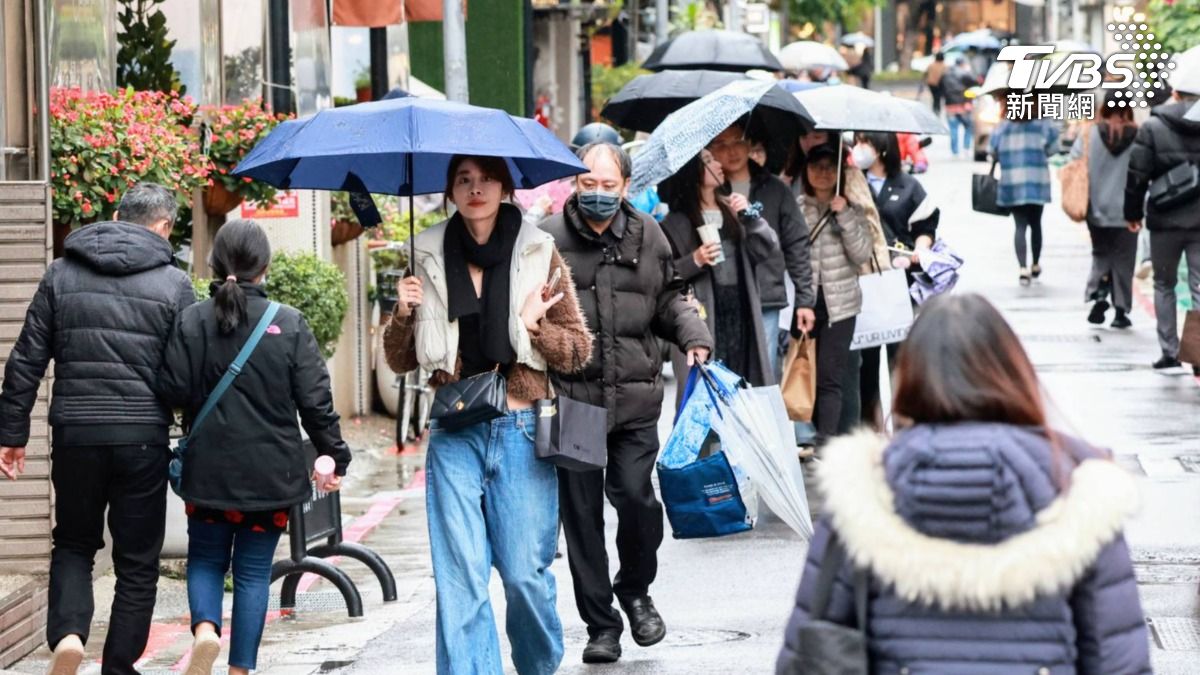 Weather agency warns of strong gusts across Taiwan (TVBS News) Cold air mass brings chill to Taiwan before holiday