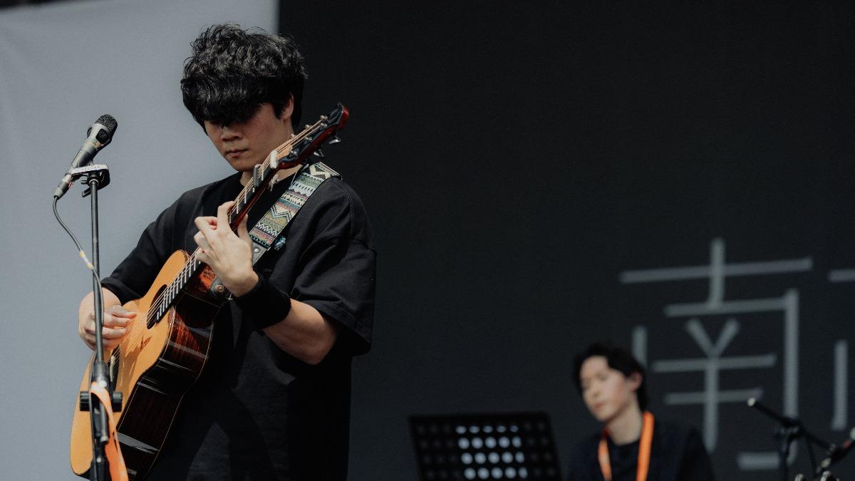 肯恩把對爺爺的感恩寫成歌。（圖／出日音樂提供）