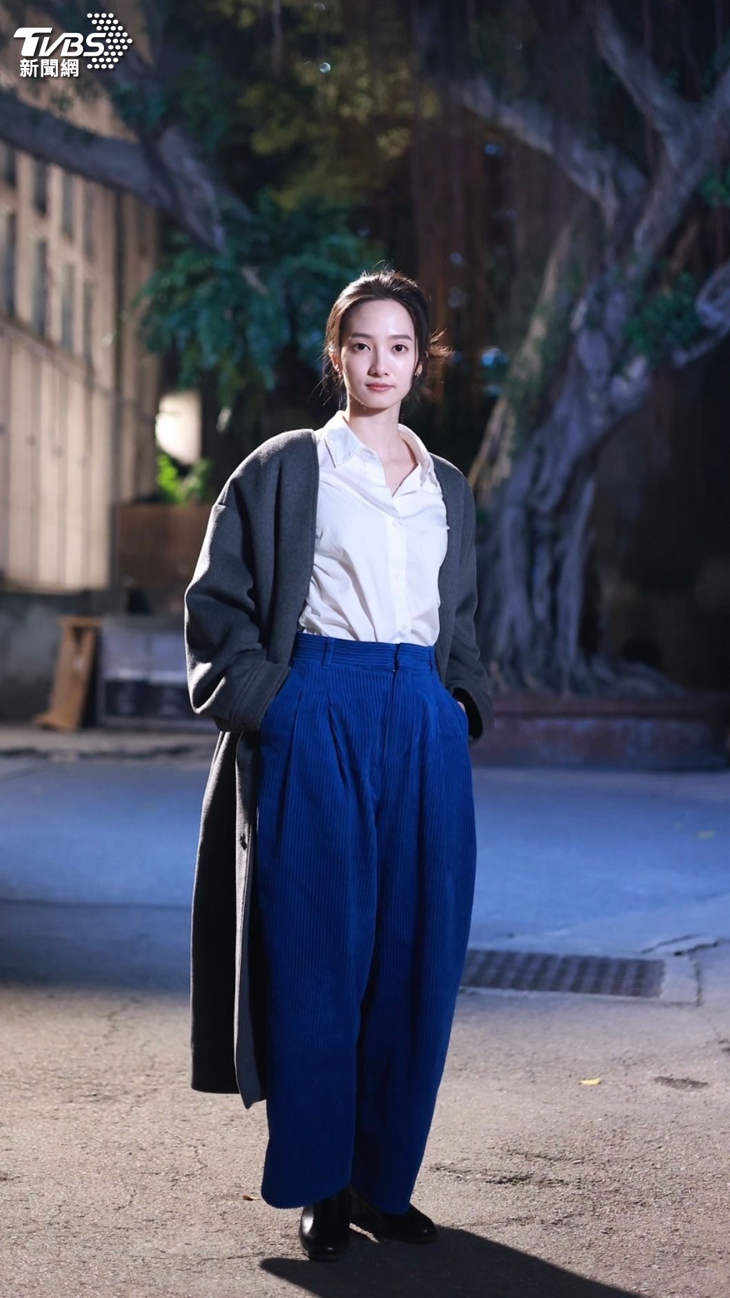 專訪/韓寧上山埋葬15年摯愛…撒骨灰入土 帶著新寵看「前任」│TVBS新聞網