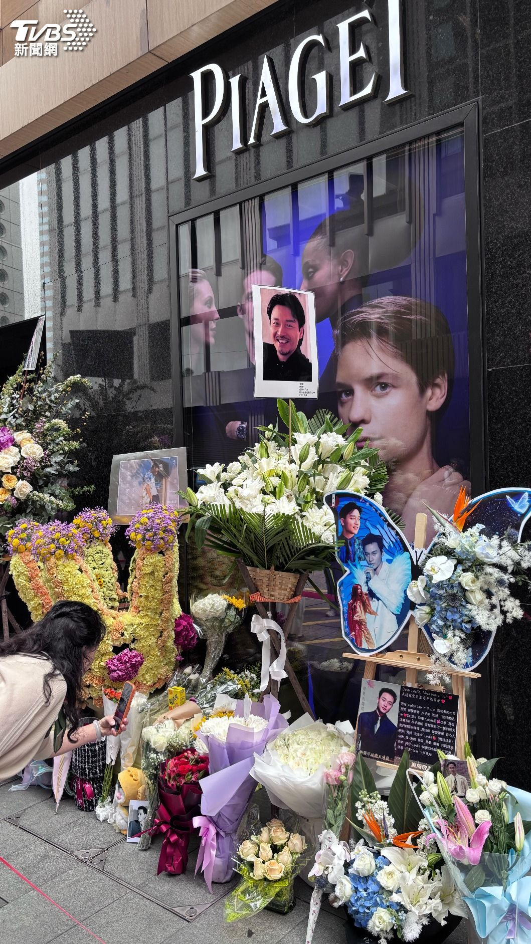 張國榮永遠活在粉絲心中，逝世22年鐵粉仍會前來悼念。（圖／TVBS）