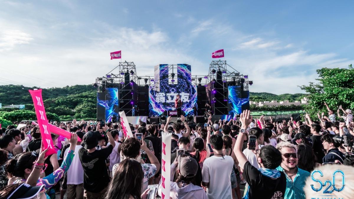 「S2O Taiwan潑水音樂節」去年邀請到金曲歌王翁立友開唱造成轟動。（圖／S2O Taiwan提供）