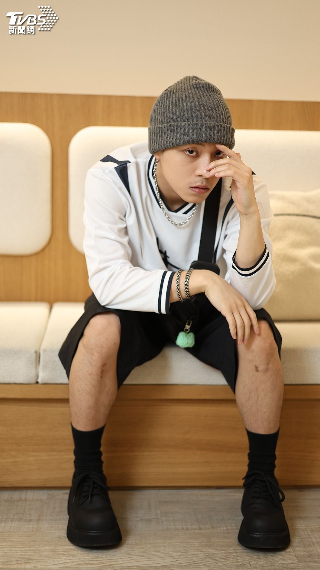 洪暐16歲就出來在劇組工作。（圖／張哲鳴攝）