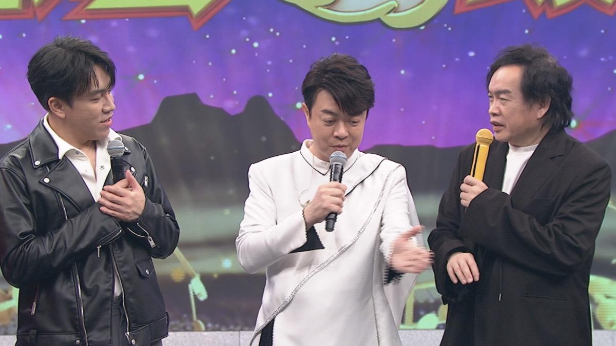 翁立友（中）上節目打歌。（圖／中視提供）