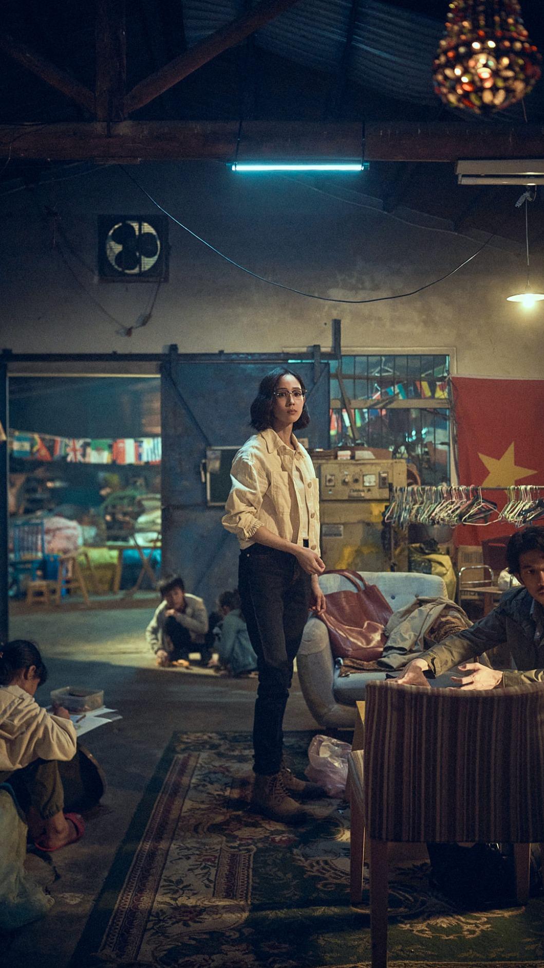 劇中張鈞𡩋產婦接生後，想起自己和孩子的關係。（圖／公視、中華電信、瀚草文創提供）