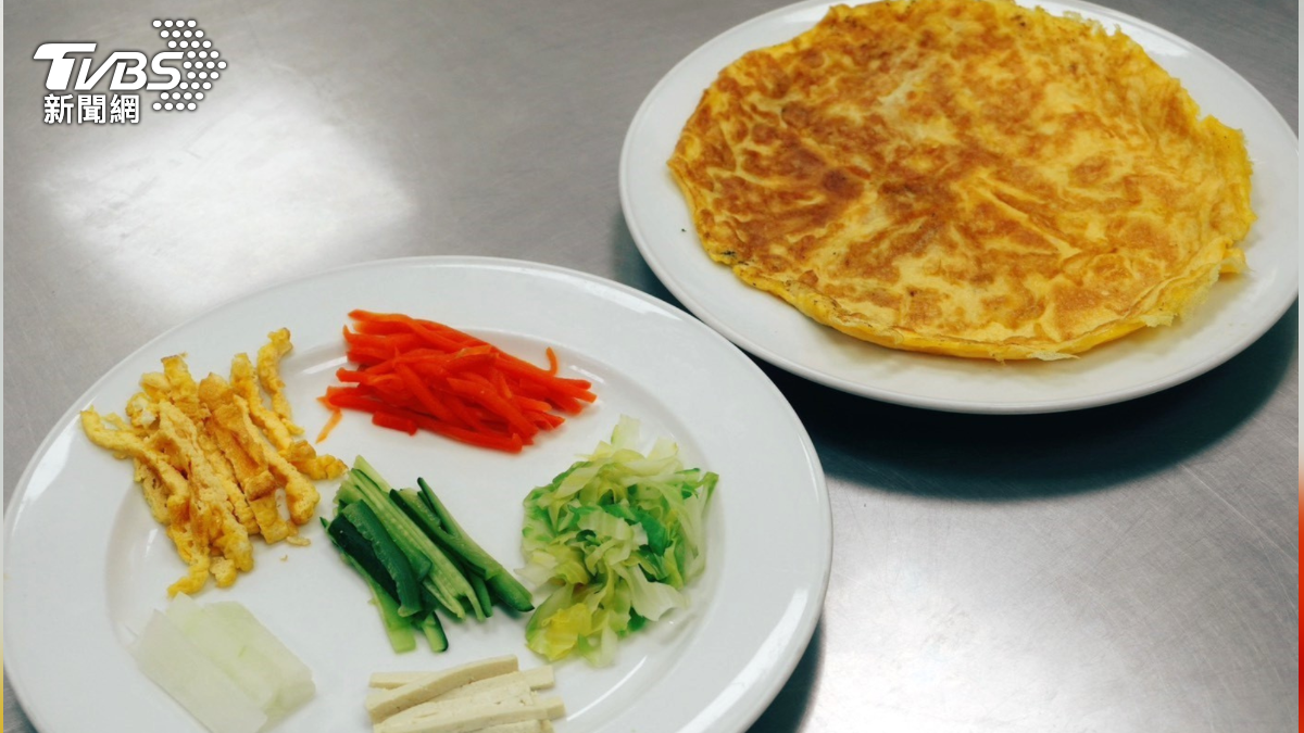 養身潤餅可從選材、調味、口感變化三方面著手。（圖／TVBS）