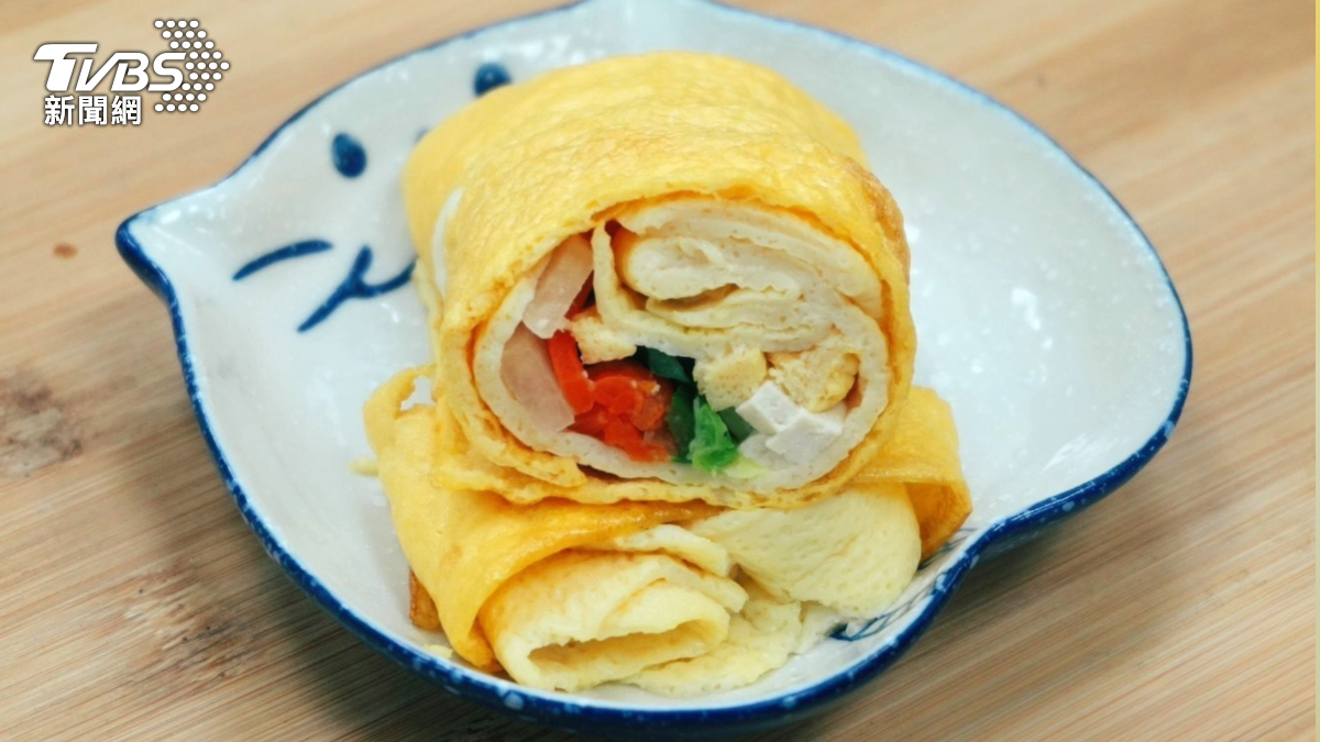 潤餅皮可換成蛋皮；五花肉改為低脂的雞胸肉或舒肥雞肉。（圖／TVBS）