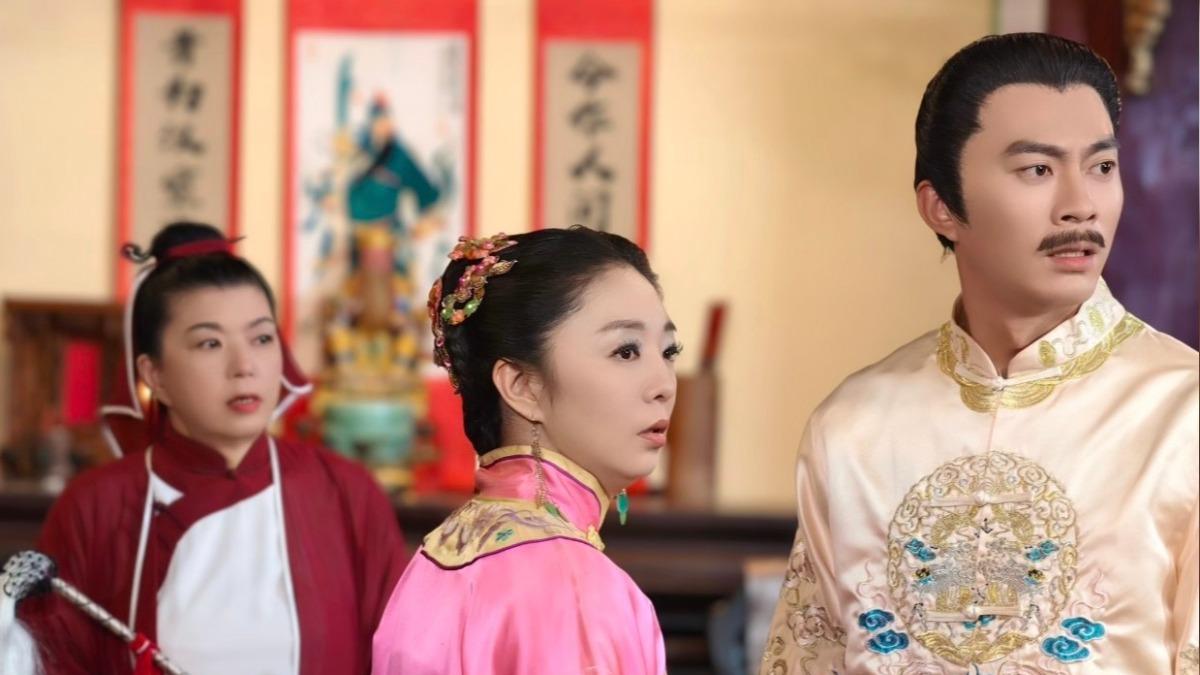 余思達（右一）飾演家暴男，情緒轉折大。（圖／民視提供）