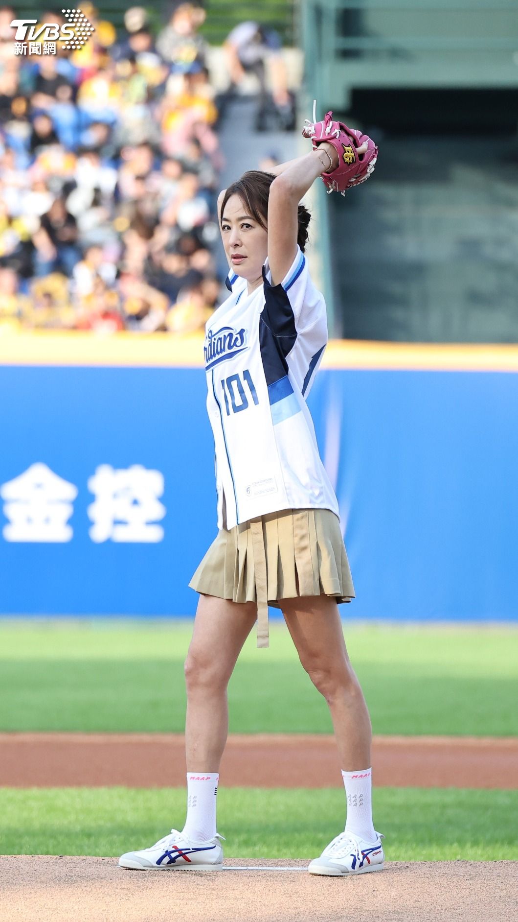賈永婕投球架式十足。（圖／張哲鳴攝）