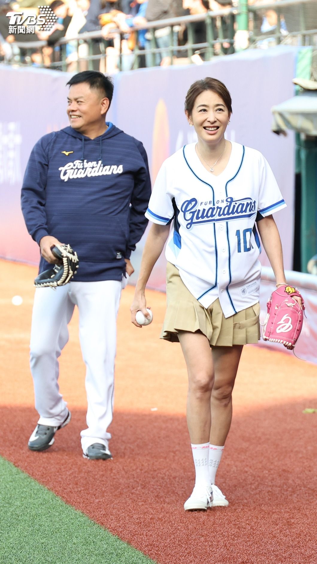 賈永婕在開球前先做練習。（圖／張哲鳴攝）