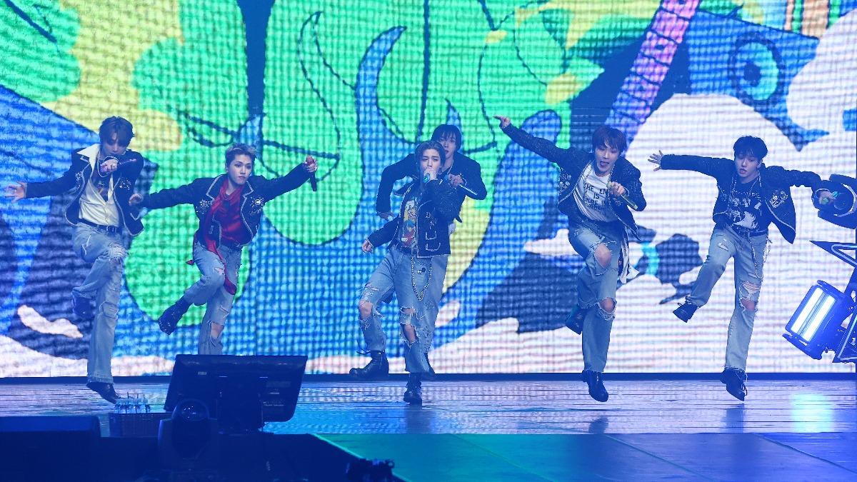 BOYNEXTDOOR一度聊起去年來高雄開唱。（圖／讀者提供）