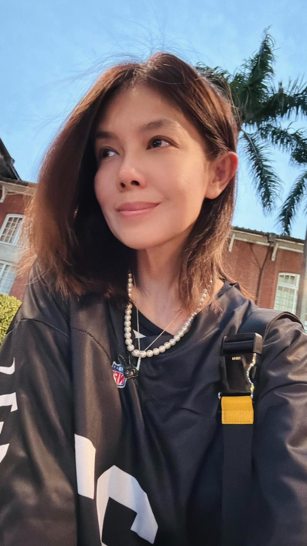 林美貞發文稱畢業了，疑似情斷孫興。（圖／翻攝自林美貞臉書）