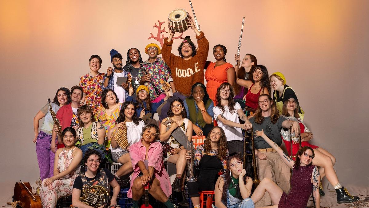 樂團「MATT HSU’S OBSCURE ORCHESTRA」風格相當多元，成員更多達25人。（圖／MATT HSU’S OBSCURE ORCHESTRA提供）