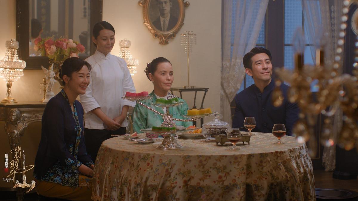 《小娘惹之翡翠山》劇中的服裝、道具，呈現詳實的娘惹文化。（圖／TVBS提供）