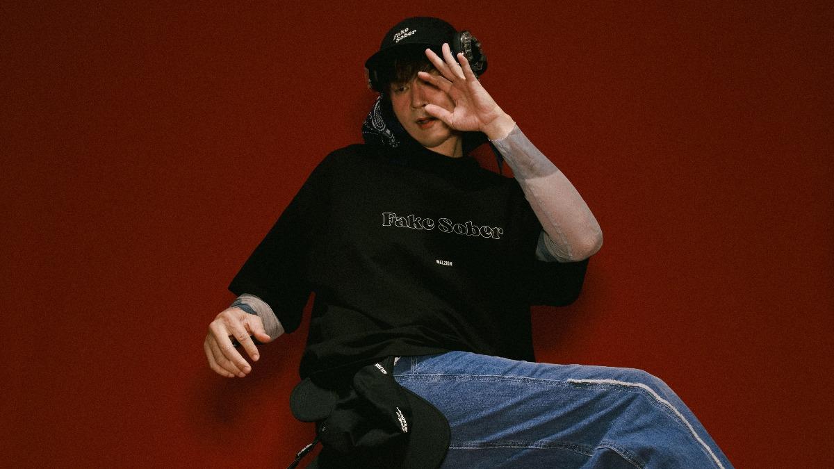 邱彥翔2018年開始學習投資，幫助他走過這幾年的收入低潮期。（圖／經紀人提供）