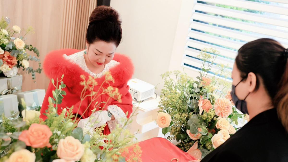 白冰冰參加生殖醫學中心開幕剪綵。（圖／長興影視提供）