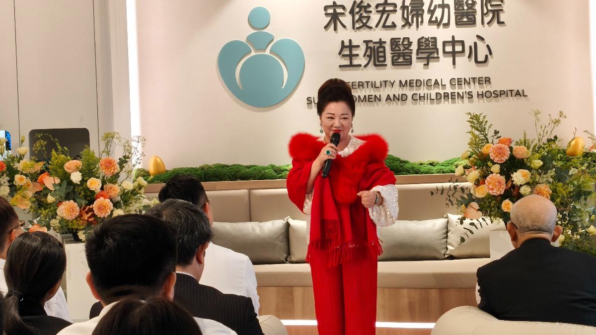 白冰冰分享之前做16次試管的經驗。（圖／長興影視提供）