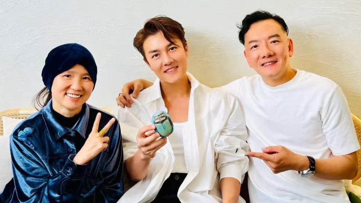 田定豐（右）和吳克群相知相惜多年。（圖／唱戲世界娛樂提供）