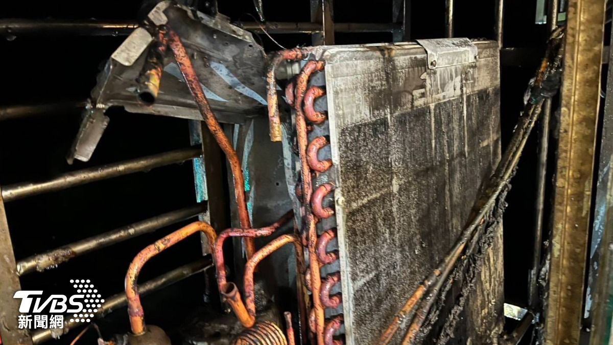 基隆市仁愛區南榮路一棟7層樓民宅，今（10）日凌晨發生火警。（圖／TVBS）