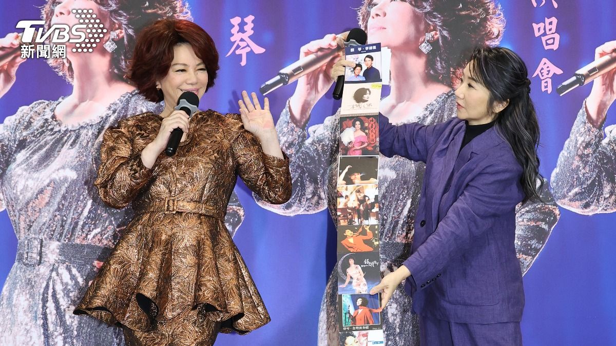 蔡琴（左）和主持人陶晶瑩回味出道至今的專輯。（圖／張哲鳴攝）