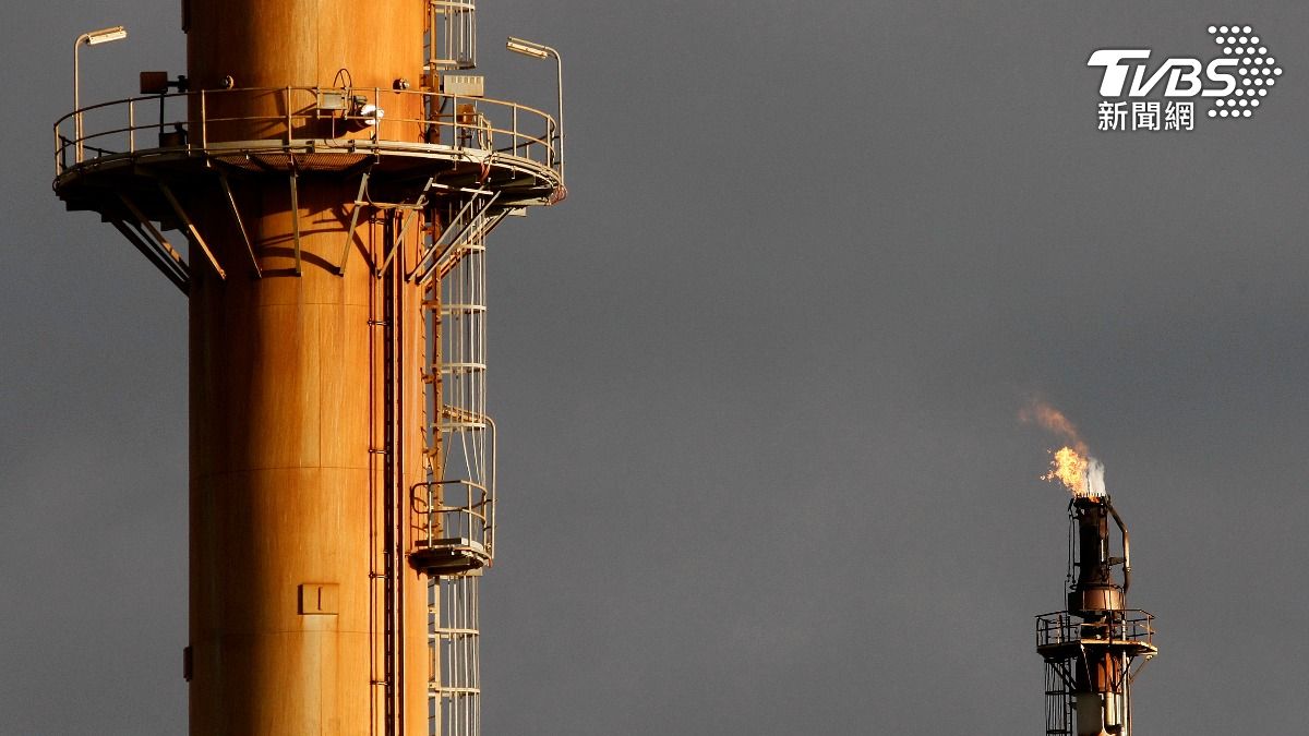 國際原油價格下跌，顯示市場對關稅戰前景仍不樂觀。（圖／達志影像路透社）