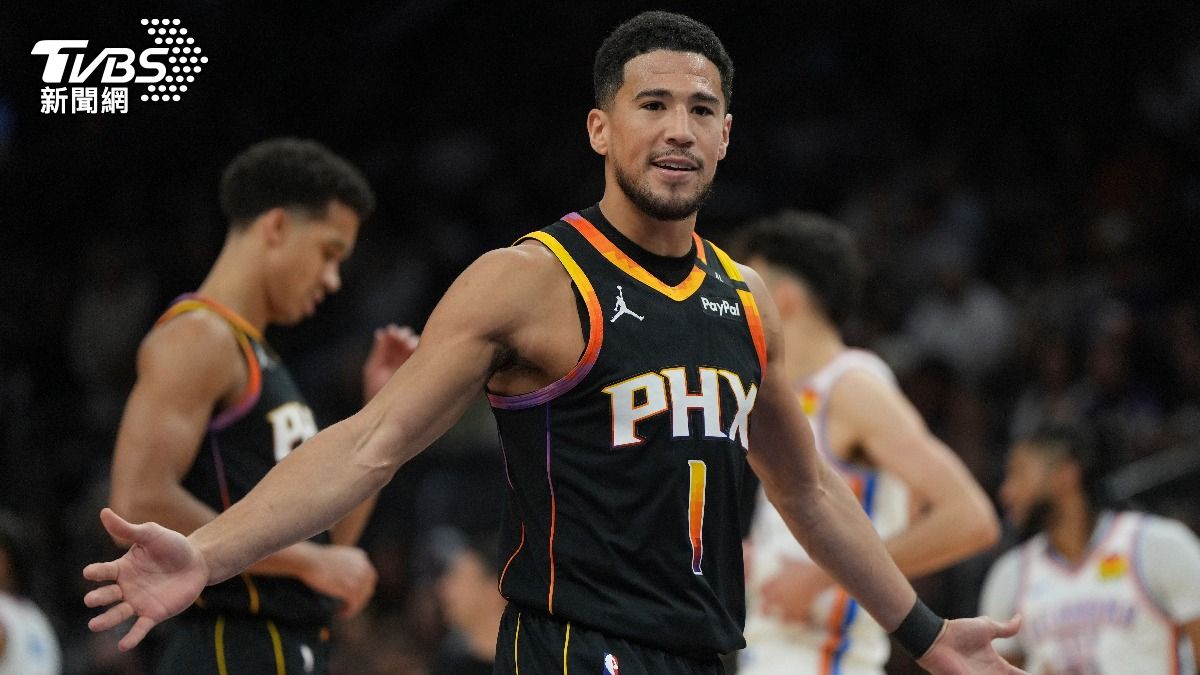 布克曾在2021年與保羅（Chris Paul）率領太陽闖入總冠軍賽。（圖／達志影像美聯社）