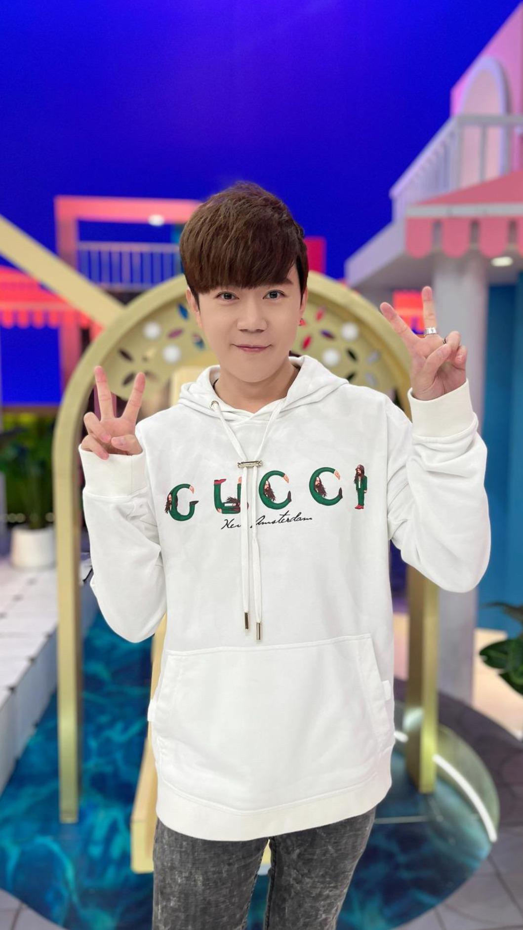 李岳為了保費和房貸，認真工作。（圖／李岳提供）