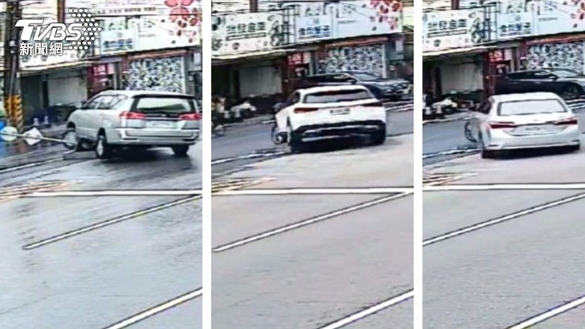 3台車陸續撞上行人庇護島。（圖／TVBS資料畫面）
