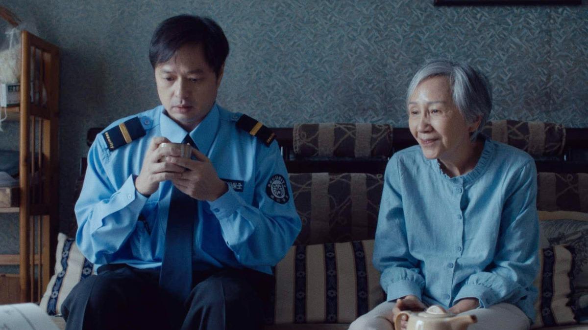 劇中陸弈靜（右）與鄭有傑透過「貓」這個元素連結了兩個人關係。（圖／公視提供）