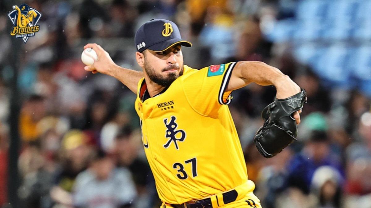 黃博多先發0失分好投，獲選本場MVP。（圖／翻攝自兄弟Fans Club臉書）